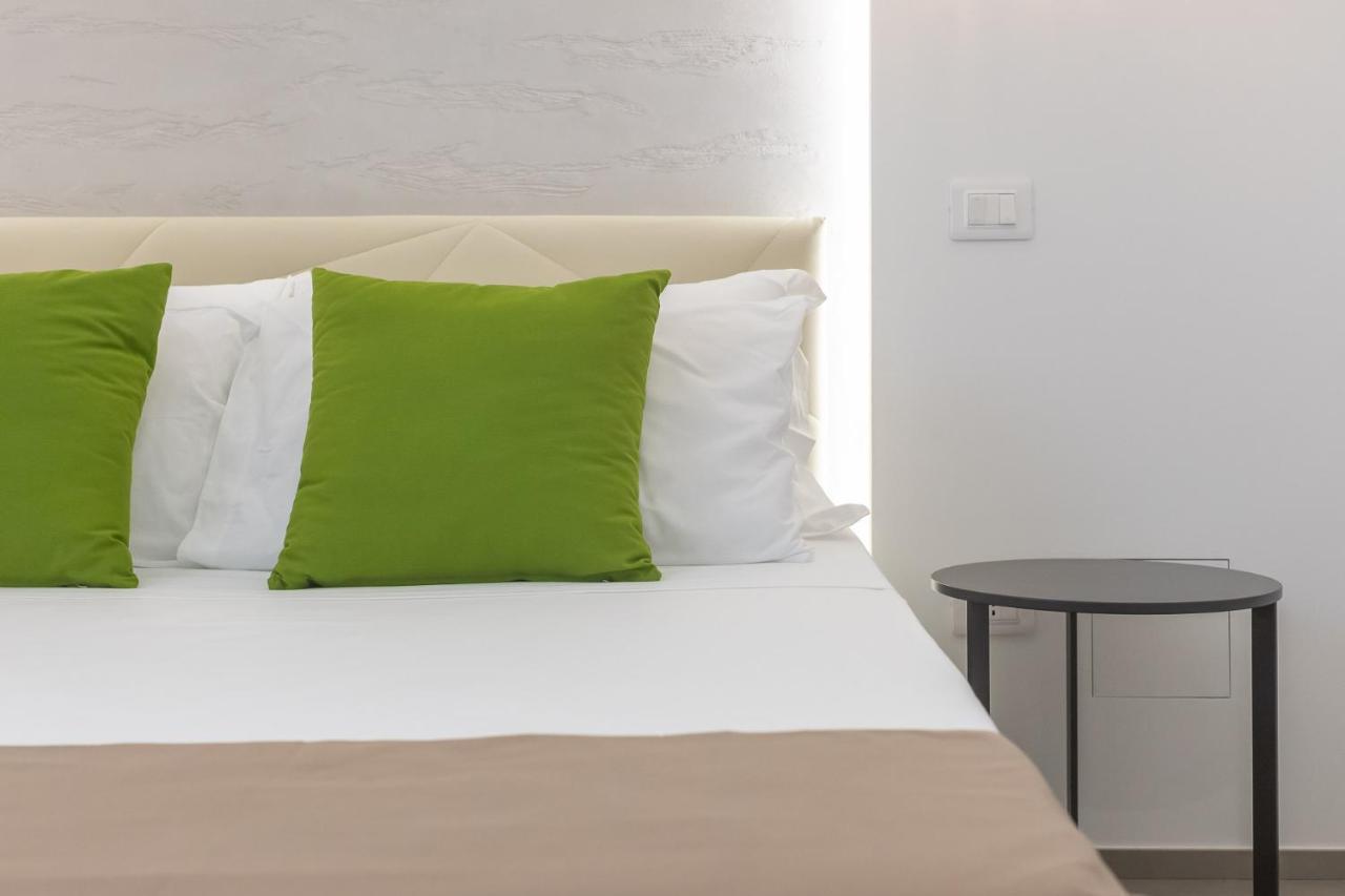 Horizon Rooms Torre Lapillo Esterno foto